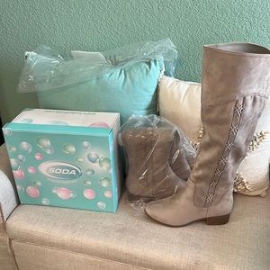 Women’s brand new Soda boots